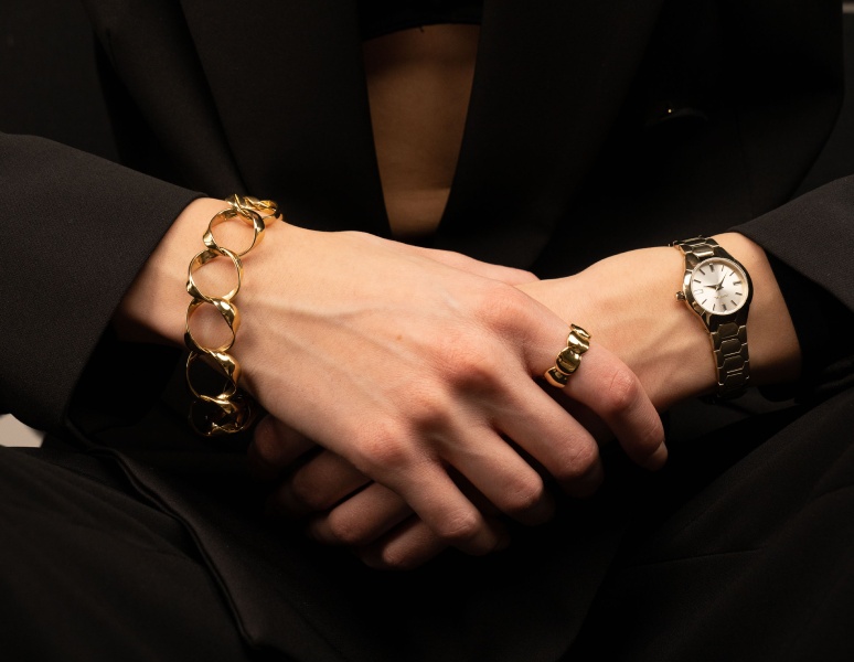 Toezicht houden Makkelijk te gebeuren Roos Steel Jewelry and Watches | Breil Official